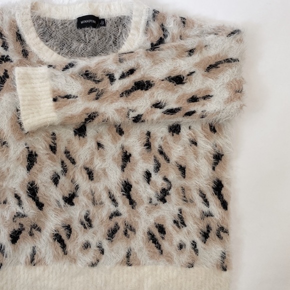 MINKPINK - Crew Neck Oversized Sweater - Picture 7 of 9